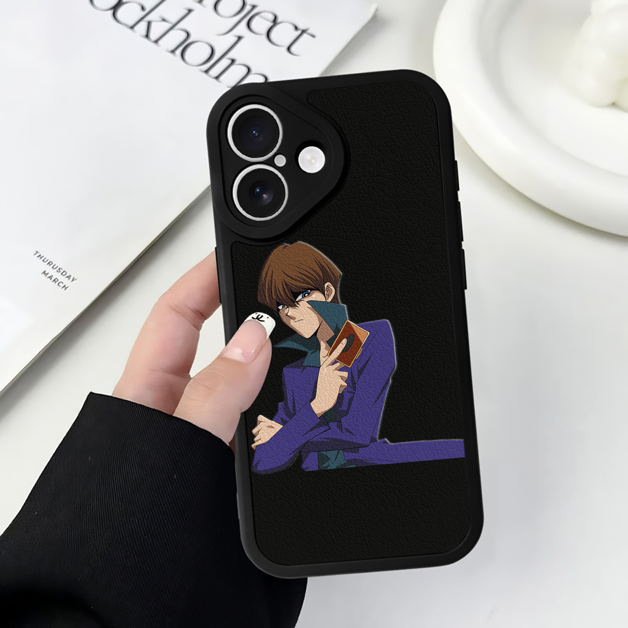 遊☆戯☆王 Yu-Gi-Oh! 【iPhone 16シリーズ対応】シリコンスマホケース（レザー調） 材質：シリコン